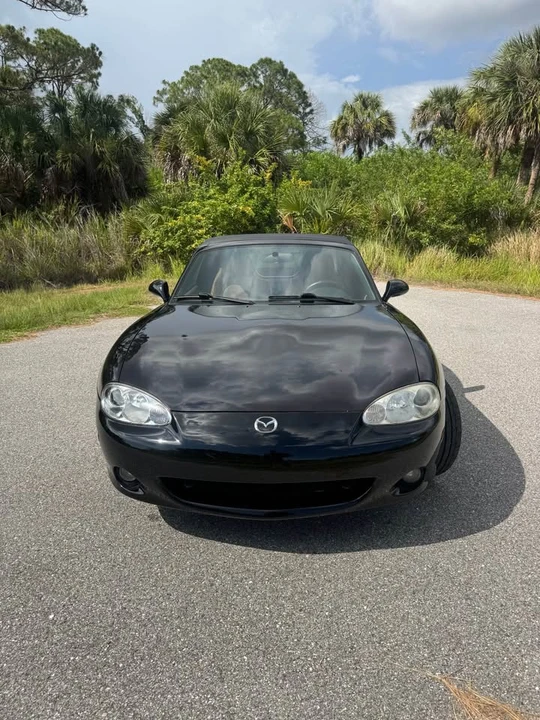 2002 Mazda NB MX-5 Miata - Image 2 of 10