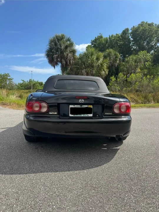 2002 Mazda NB MX-5 Miata - Image 4 of 10