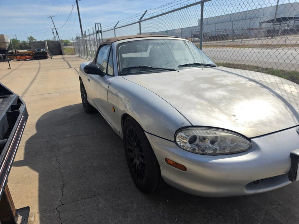 2002 Mazda NB MX-5 Miata - Image 2 of 8