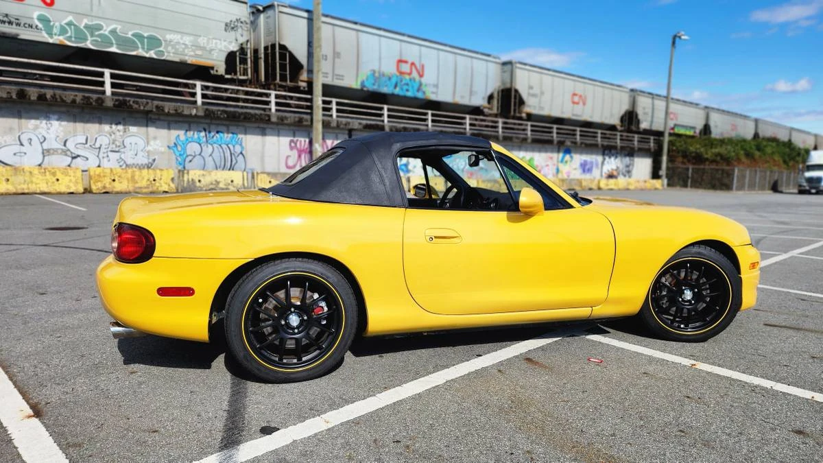 2002 Mazda NB MX-5 Miata - Image 4 of 8