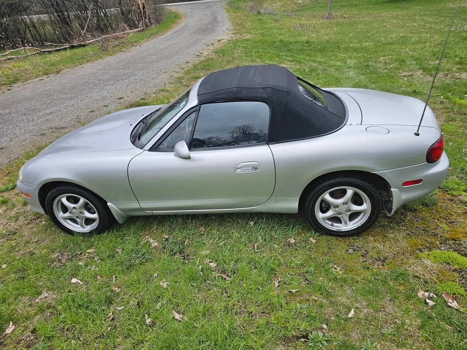 2002 Mazda NB MX-5 Miata - Image 4 of 10