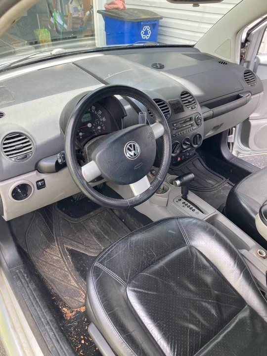 2002 Volkswagen New Beetle - Image 6 of 13