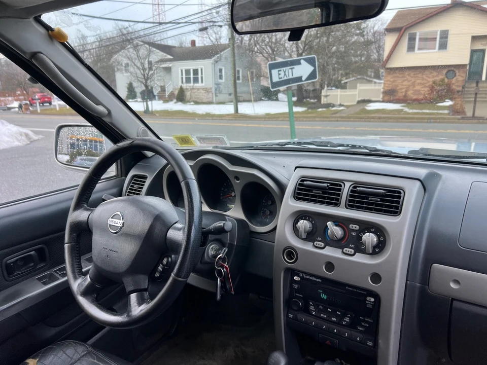 2002 Nissan Frontier 1st Gen - Image 13 of 21