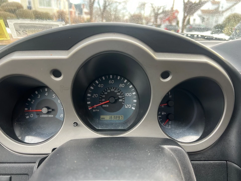 2002 Nissan Frontier 1st Gen - Image 11 of 21