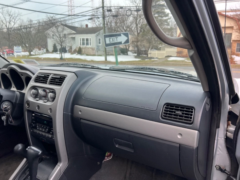 2002 Nissan Frontier 1st Gen - Image 12 of 21