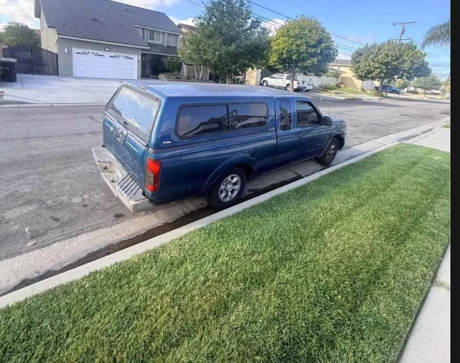 2002 Nissan Frontier 1st Gen - Image 3 of 4