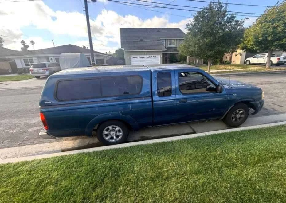 2002 Nissan Frontier 1st Gen - Image 2 of 4