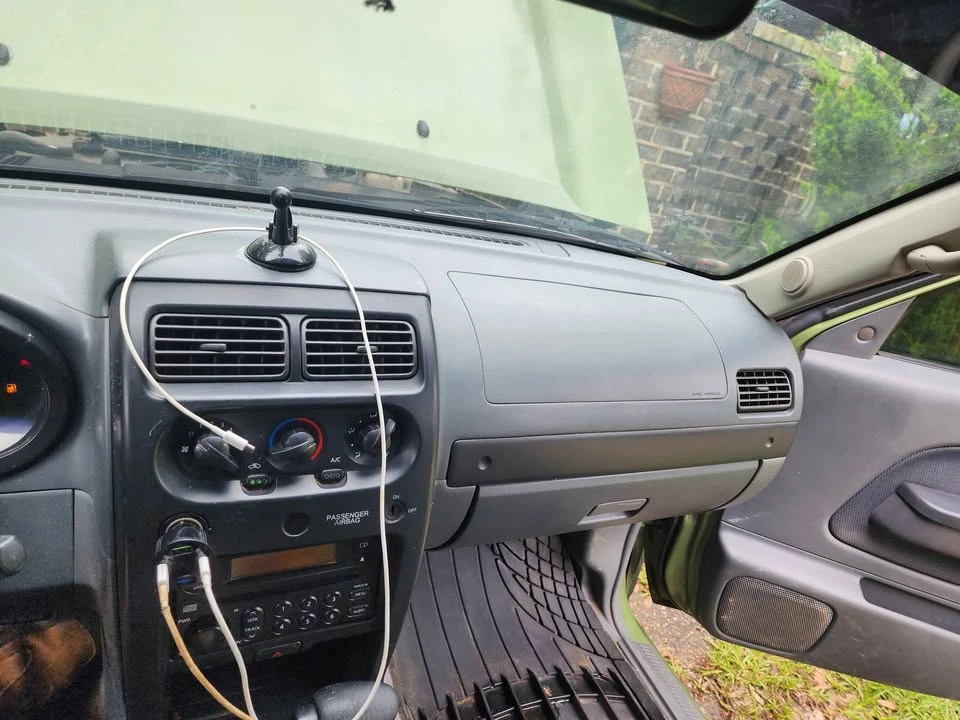 2002 Nissan Frontier 1st Gen - Image 3 of 6
