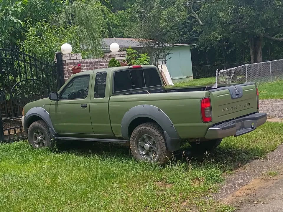 2002 Nissan Frontier 1st Gen - Image 5 of 6