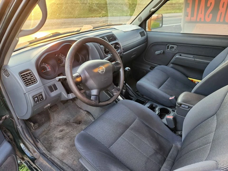 2002 Nissan Frontier 1st Gen - Image 6 of 15