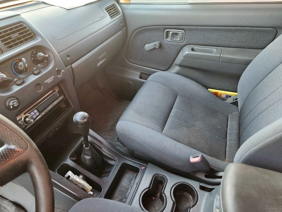 2002 Nissan Frontier 1st Gen - Image 7 of 15