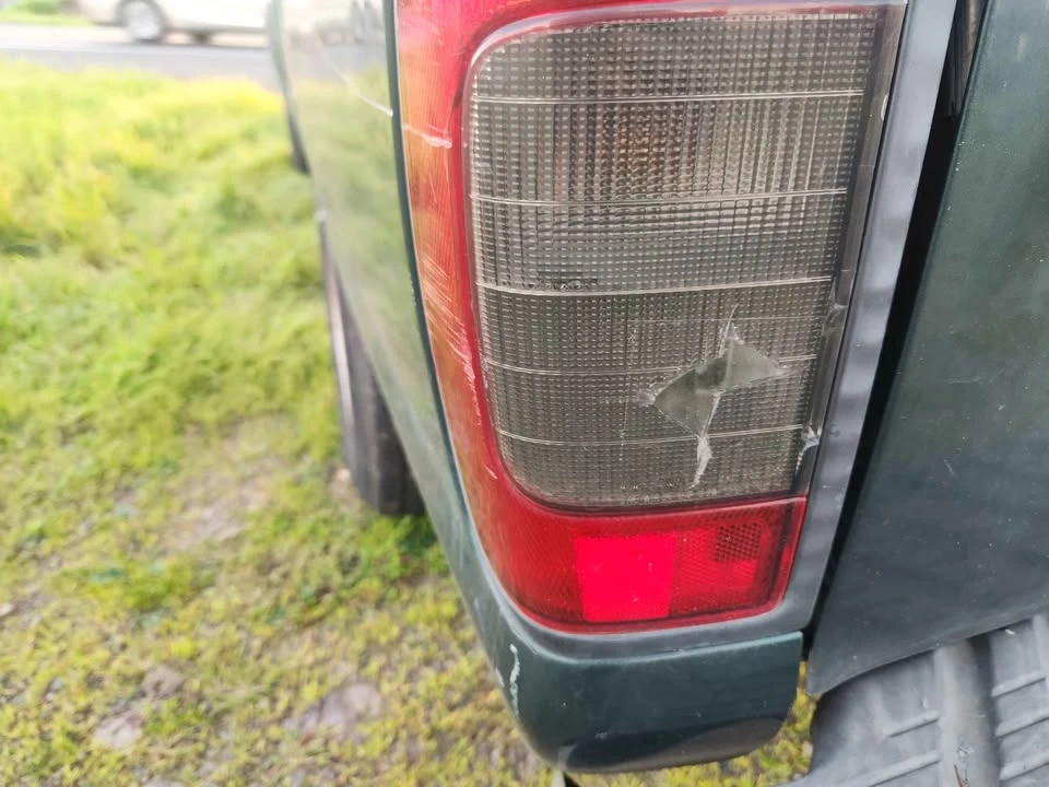 2002 Nissan Frontier 1st Gen - Image 14 of 15