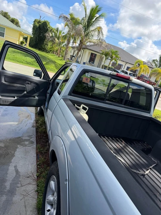 2002 Nissan Frontier 1st Gen - Image 3 of 13