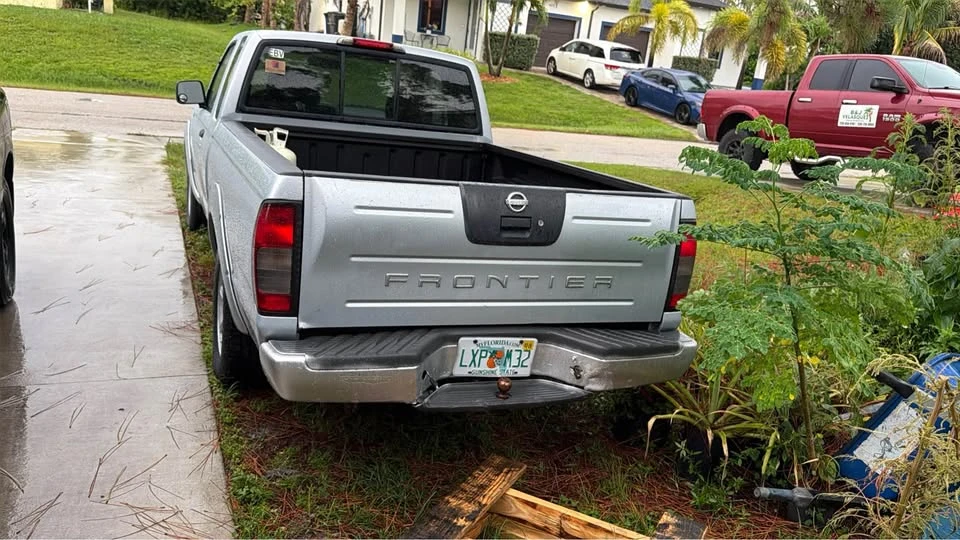 2002 Nissan Frontier 1st Gen - Image 11 of 13