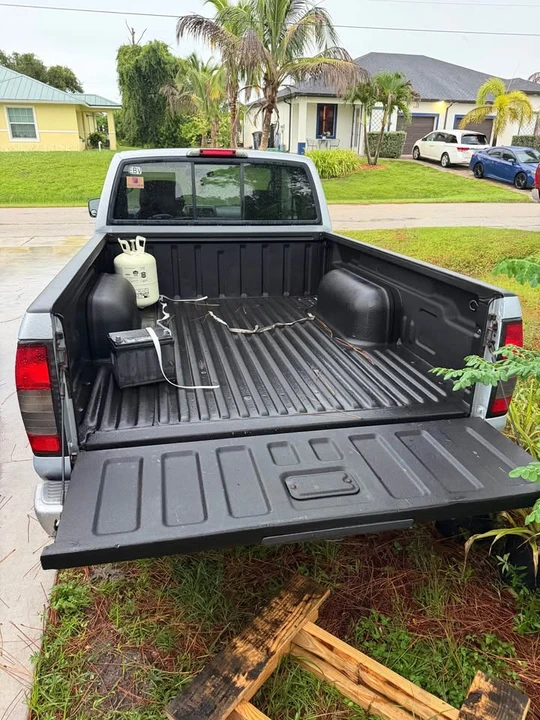 2002 Nissan Frontier 1st Gen - Image 8 of 13