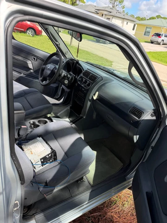 2002 Nissan Frontier 1st Gen - Image 9 of 13