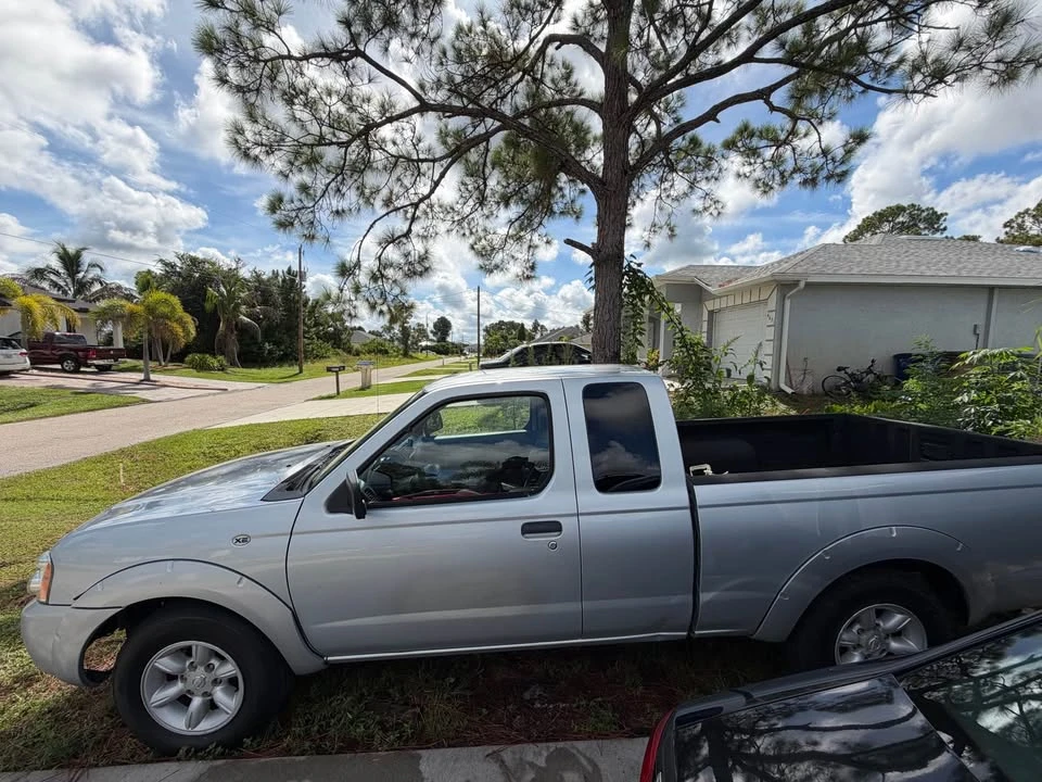 2002 Nissan Frontier 1st Gen - Image 2 of 13