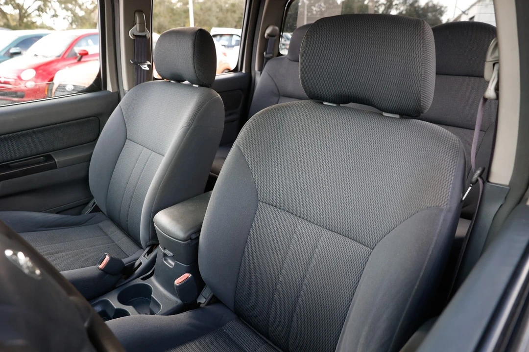 2002 Nissan Frontier 1st Gen - Image 6 of 12