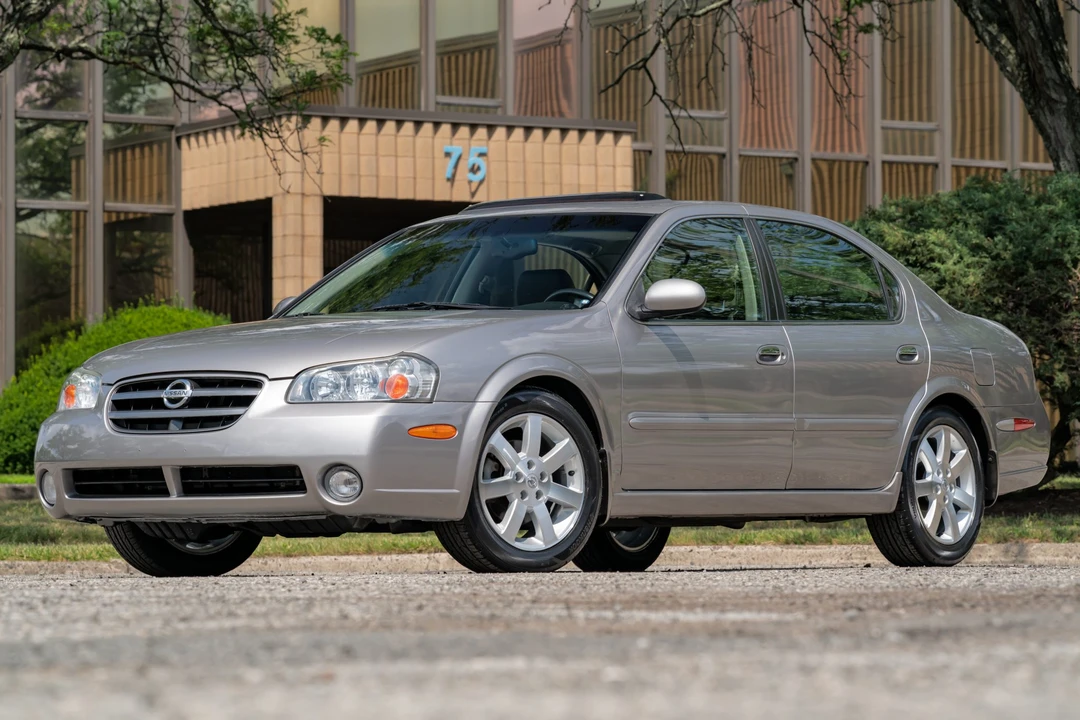 2002 Nissan Maxima 5th Gen - Image 3 of 31