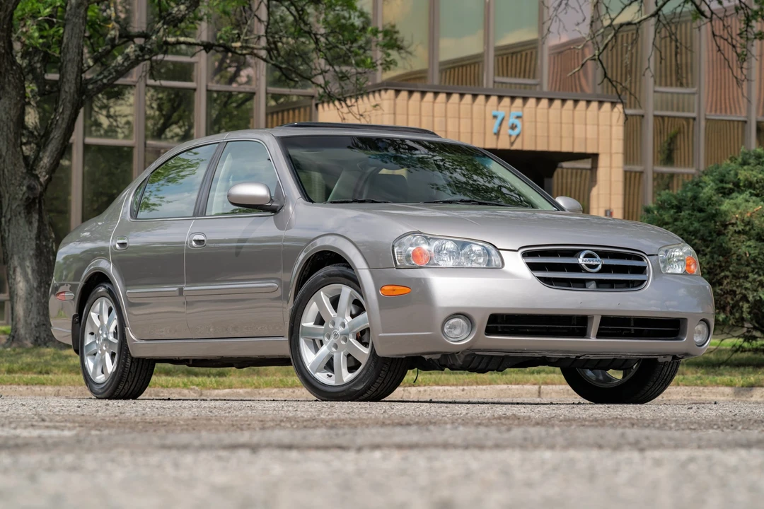 2002 Nissan Maxima 5th Gen - Image 13 of 31