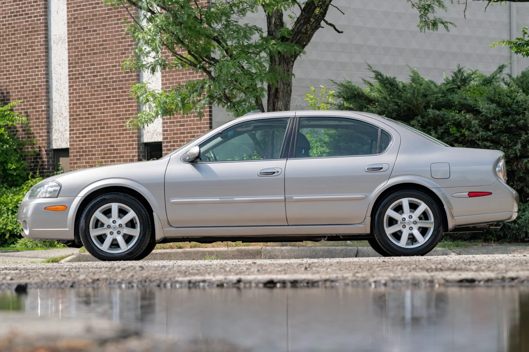 2002 Nissan Maxima 5th Gen - Image 5 of 31