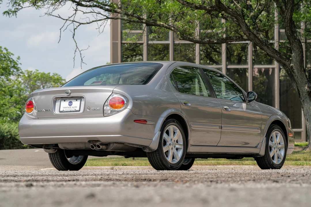 2002 Nissan Maxima 5th Gen - Image 10 of 31