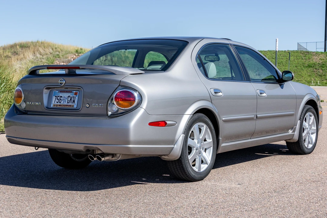 2002 Nissan Maxima 5th Gen - Image 4 of 31
