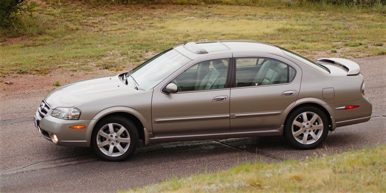 2002 Nissan Maxima 5th Gen - Image 14 of 31