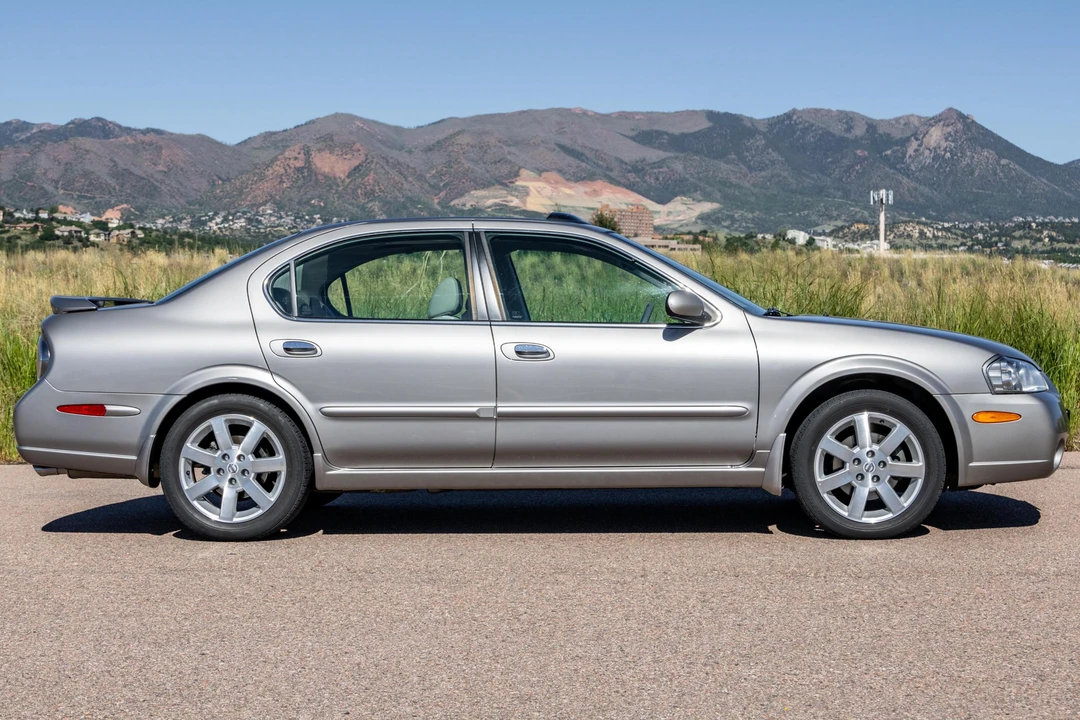 2002 Nissan Maxima 5th Gen - Image 2 of 31