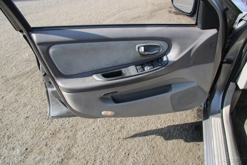2002 Nissan Maxima 5th Gen - Image 14 of 21