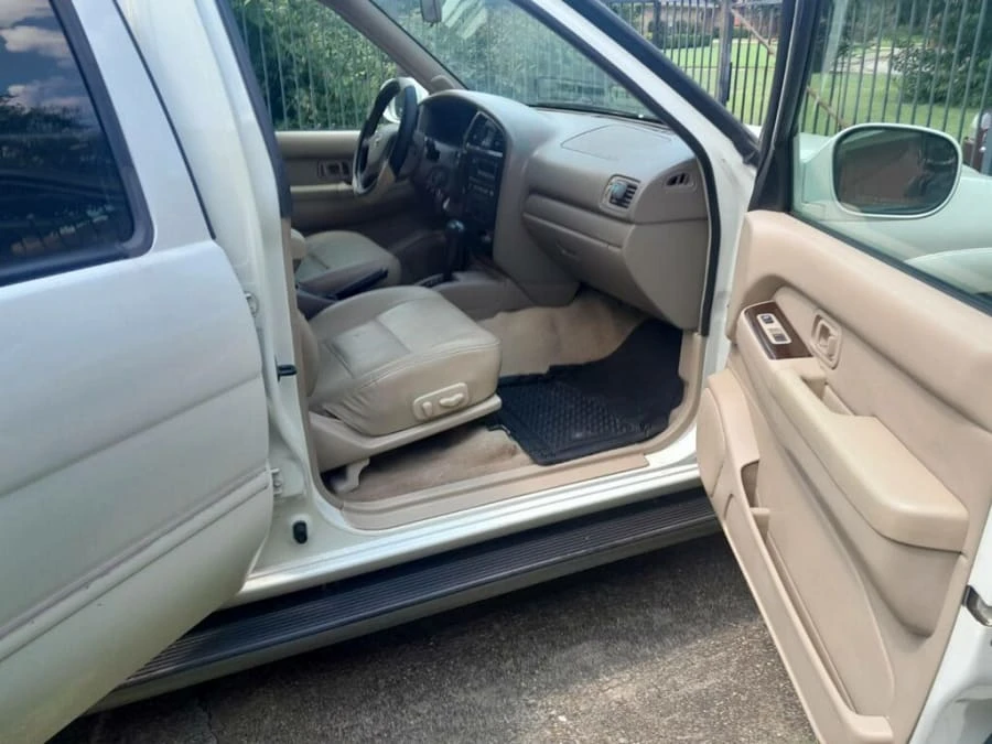 2002 Nissan Pathfinder 2nd Gen - Image 3 of 4