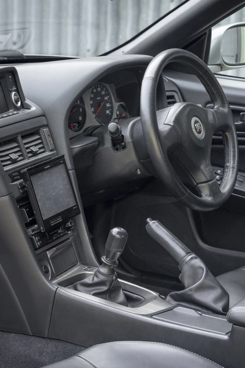 2002 Nissan - Image 4 of 16