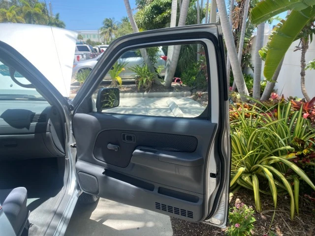 2002 Nissan Frontier 1st Gen - Image 12 of 21