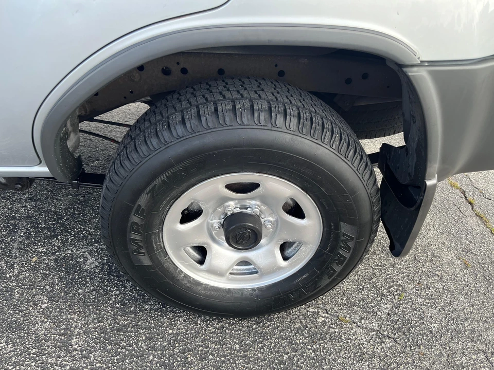 2002 Nissan Xterra 1st Gen - Image 19 of 31