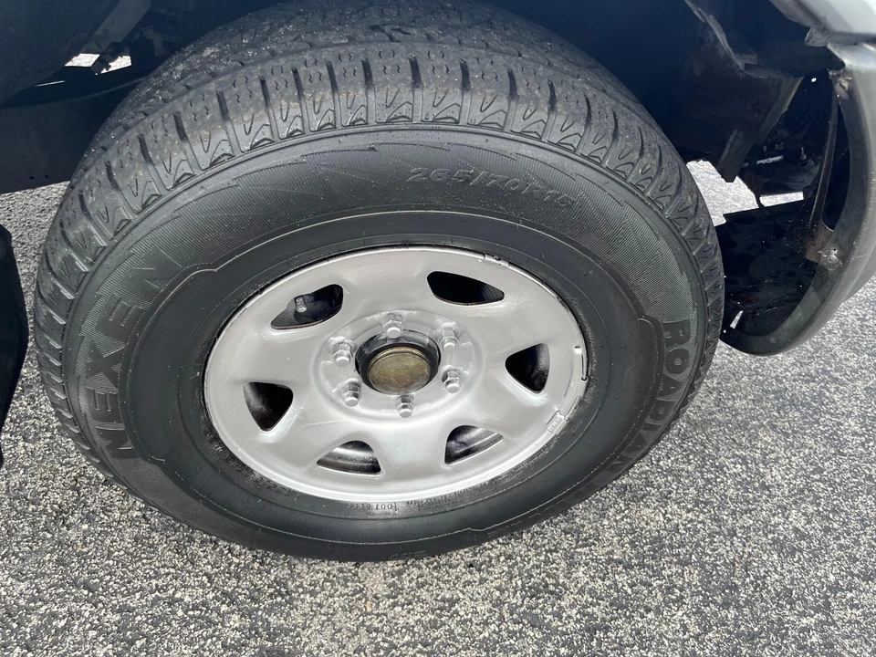 2002 Nissan Xterra 1st Gen - Image 21 of 31