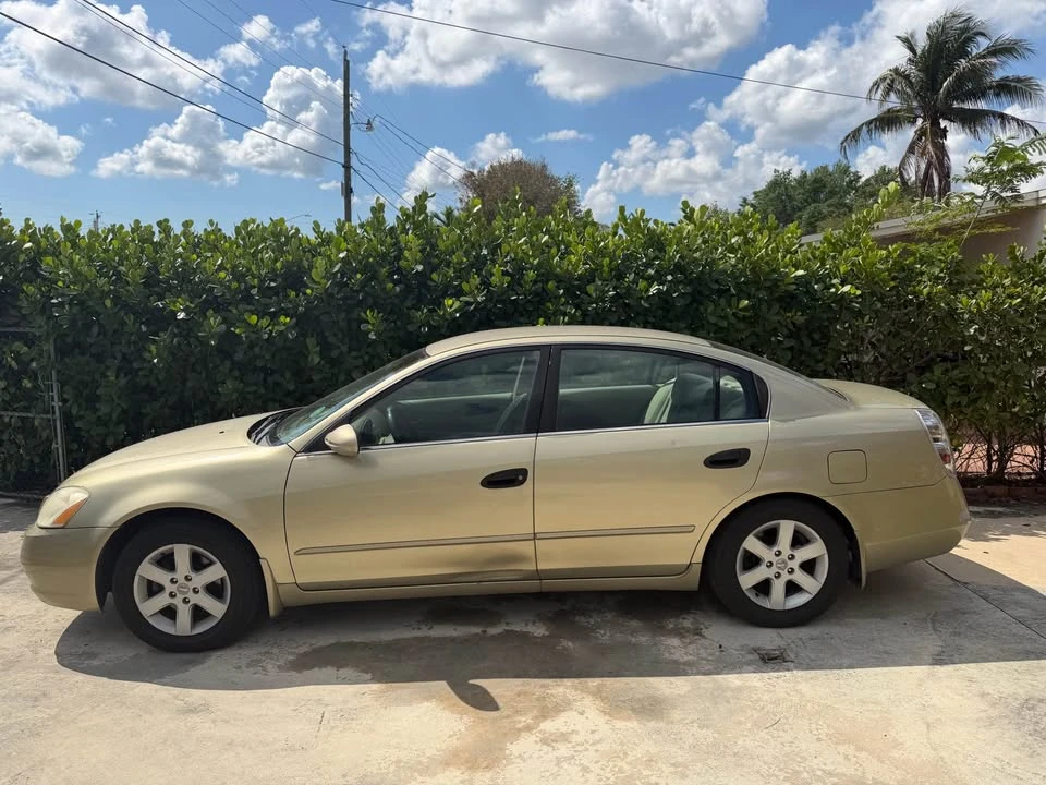 2002 Nissan Altima 3rd Gen - Image 2 of 10