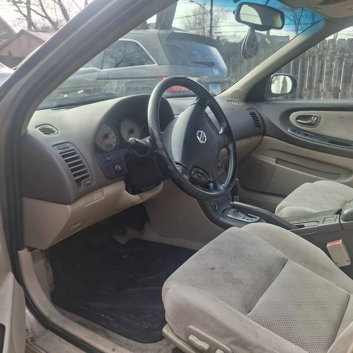 2002 Nissan Maxima 5th Gen - Image 8 of 17