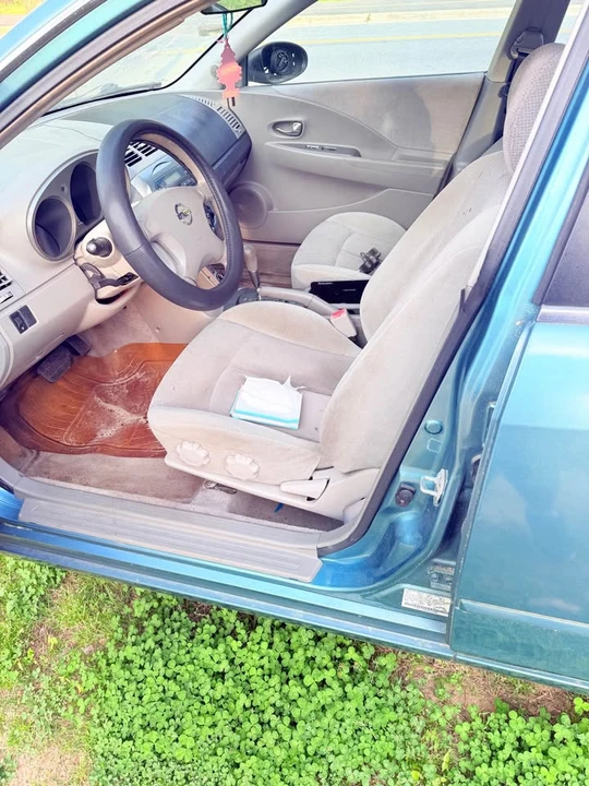 2002 Nissan Maxima 5th Gen - Image 2 of 8