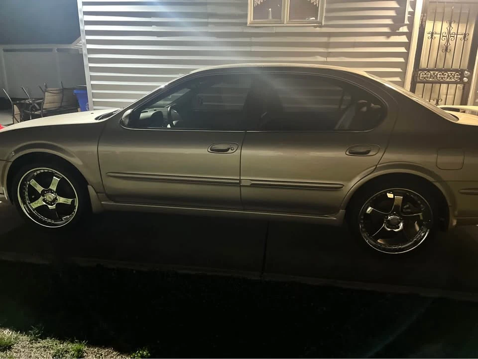 2002 Nissan Maxima 5th Gen - Image 4 of 15