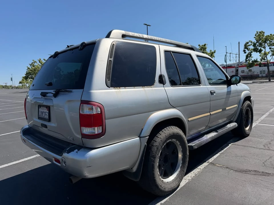 2002 Nissan Pathfinder 2nd Gen - Image 3 of 16
