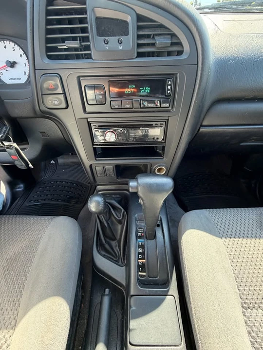 2002 Nissan Pathfinder 2nd Gen - Image 13 of 16