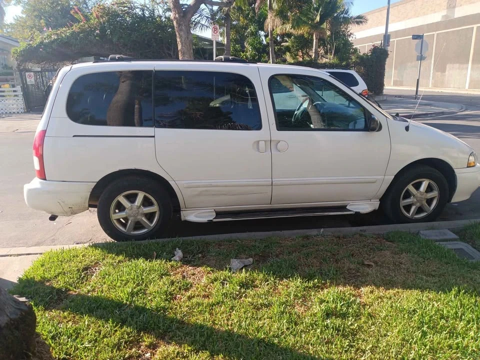 2002 Nissan Quest - Image 2 of 9