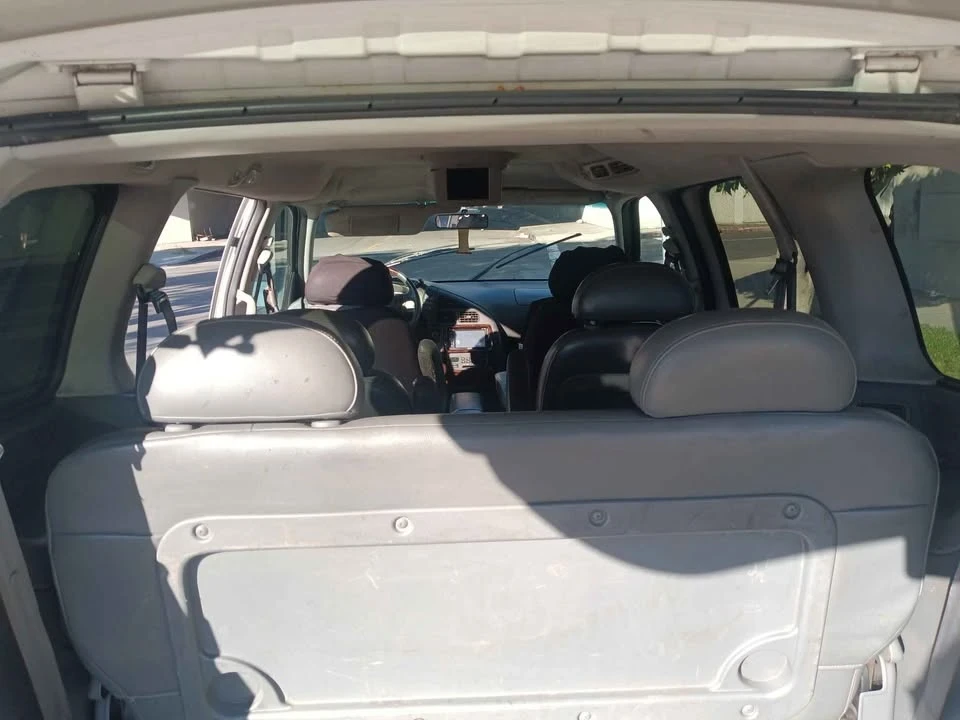 2002 Nissan Quest - Image 6 of 9