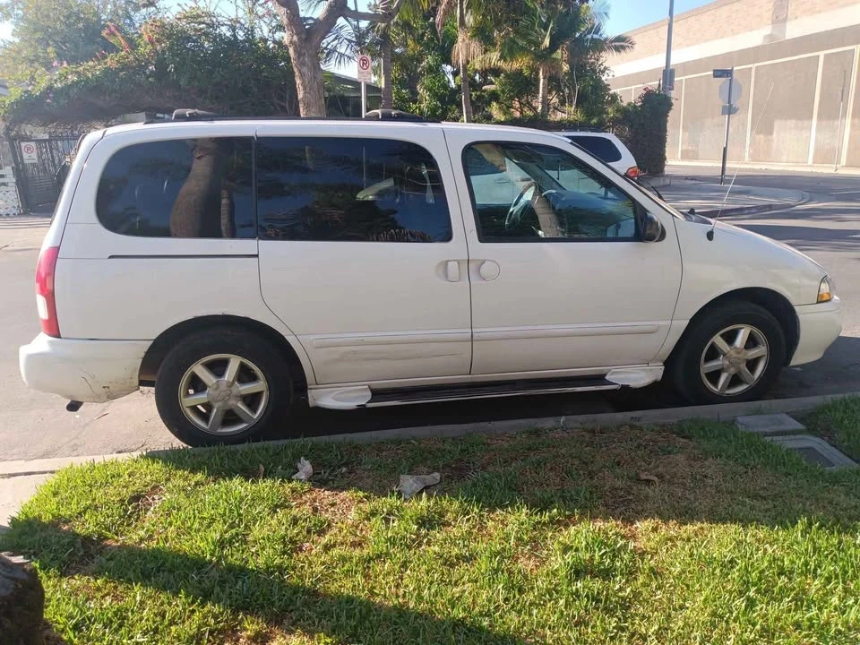 2002 Nissan Quest - Image 3 of 9