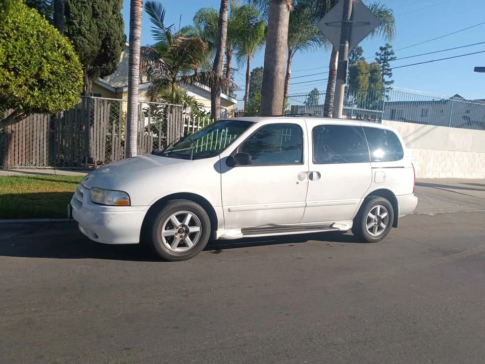 2002 Nissan Quest - Image 9 of 9