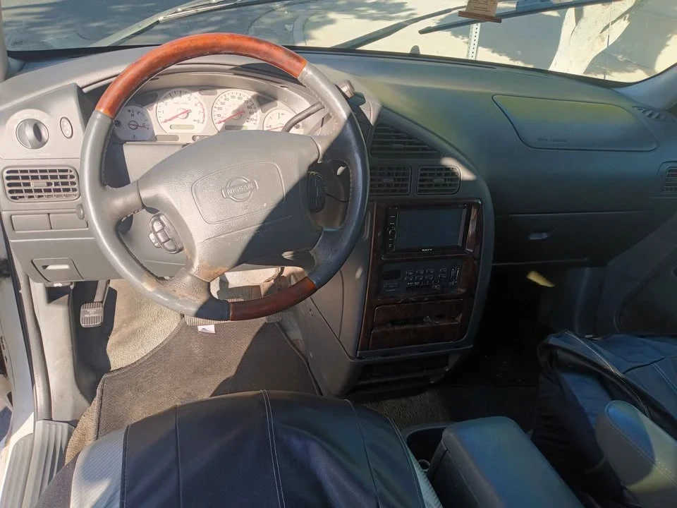 2002 Nissan Quest - Image 4 of 9