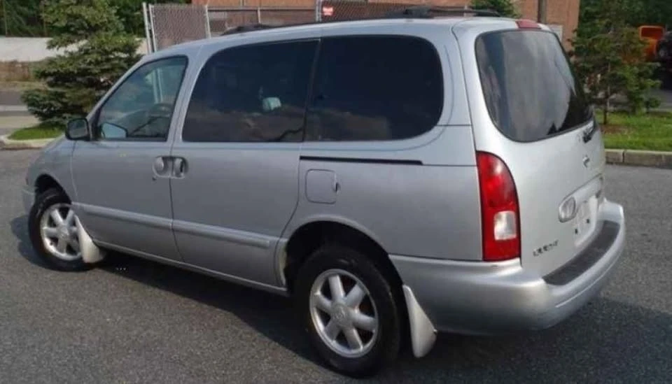 2002 Nissan Quest - Image 3 of 10