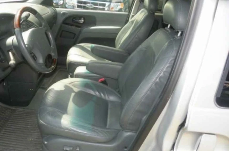 2002 Nissan Quest - Image 6 of 10