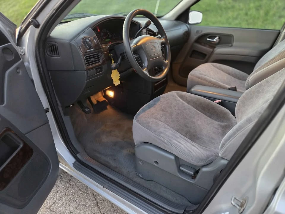 2002 Nissan Quest - Image 7 of 14