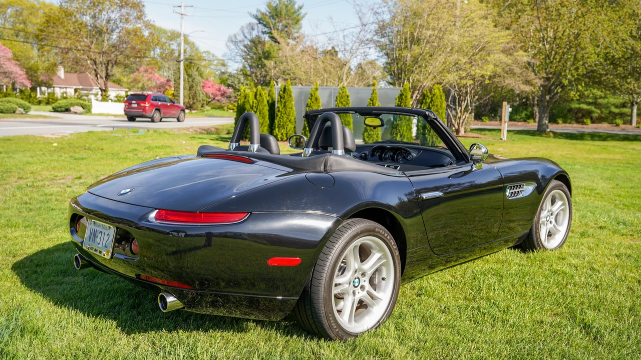 2002 BMW Z8 - Image 16 of 31